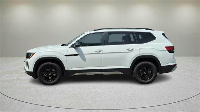 Photo of 2025 Pure White Volkswagen Atlas