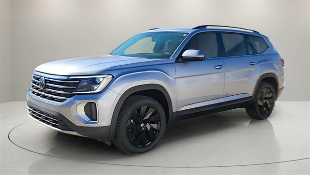 Photo of 2025 Silver Mist Metallic Volkswagen Atlas