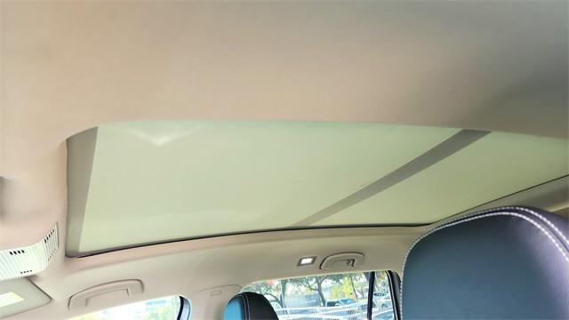 Photo of 2025 Silver Mist Metallic Volkswagen Atlas