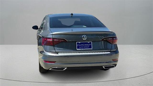 Photo of 2021 Platinum Gray Metallic Volkswagen Jetta