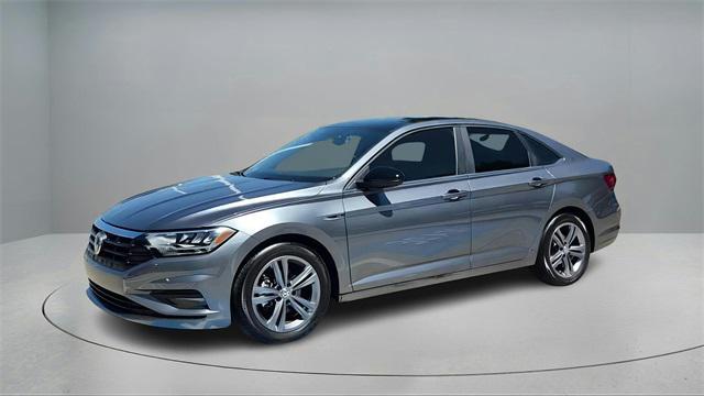 Photo of 2021 Platinum Gray Metallic Volkswagen Jetta
