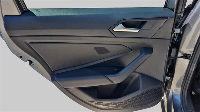 Photo of 2021 Platinum Gray Metallic Volkswagen Jetta