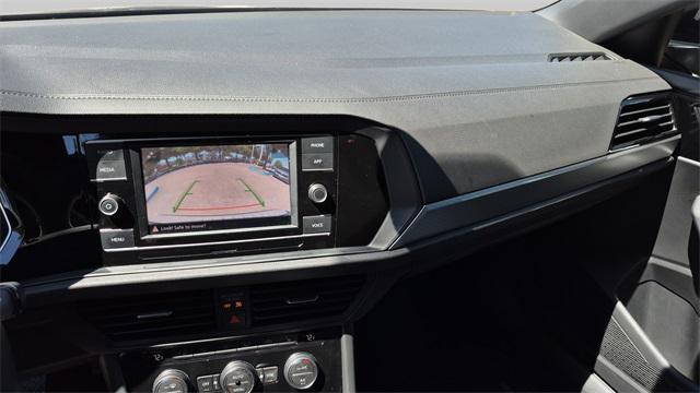 Photo of 2021 Platinum Gray Metallic Volkswagen Jetta