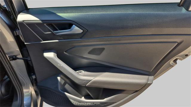 Photo of 2021 Platinum Gray Metallic Volkswagen Jetta