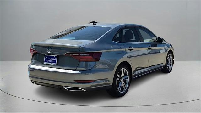 Photo of 2021 Platinum Gray Metallic Volkswagen Jetta