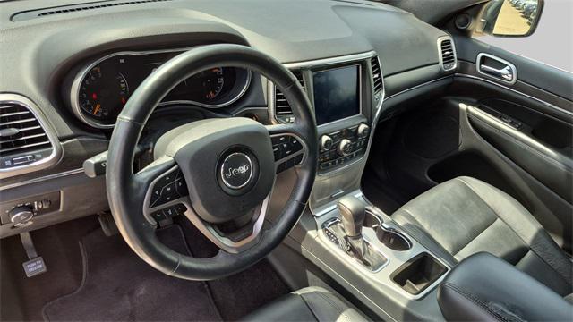 Photo of 2018 Bright White Clearcoat Jeep Grand Cherokee