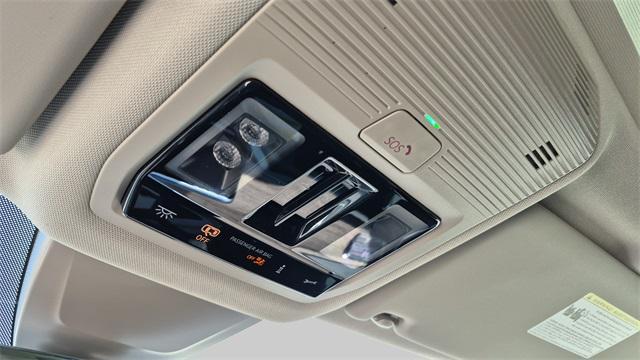 Photo of 2025 Deep Black Pearl Volkswagen Atlas