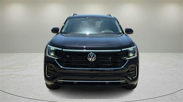 Photo of 2025 Deep Black Pearl Volkswagen Atlas
