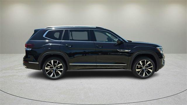 Photo of 2025 Deep Black Pearl Volkswagen Atlas