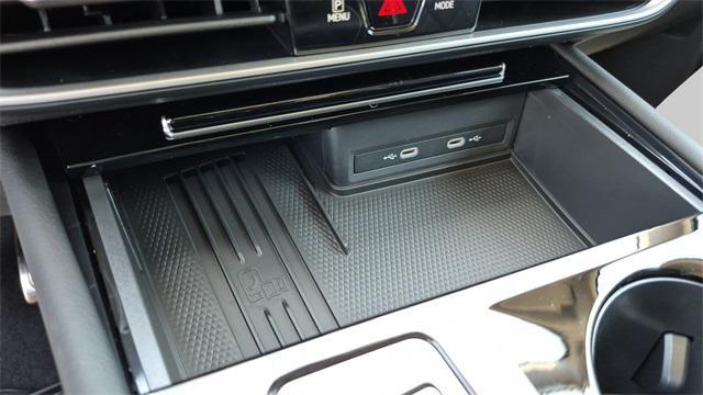 Photo of 2025 Deep Black Pearl Volkswagen Atlas