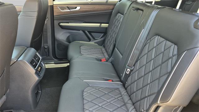 Photo of 2025 Deep Black Pearl Volkswagen Atlas