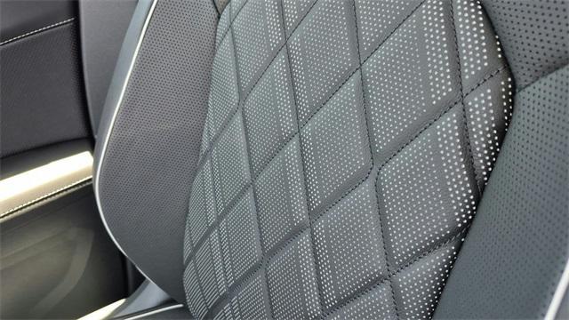 Photo of 2025 Deep Black Pearl Volkswagen Atlas