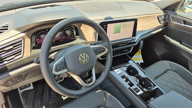 Photo of 2025 Deep Black Pearl Volkswagen Atlas