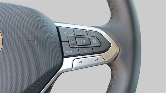Photo of 2025 Deep Black Pearl Volkswagen Atlas