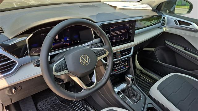 Photo of 2025 Gray Volkswagen Taos
