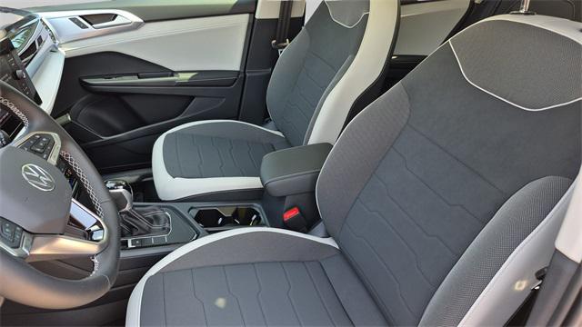 Photo of 2025 Gray Volkswagen Taos