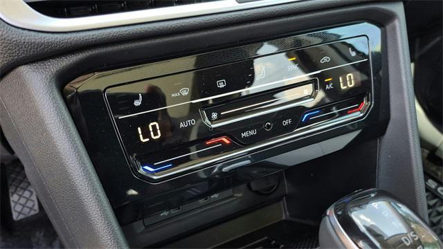 Photo of 2025 Gray Volkswagen Taos