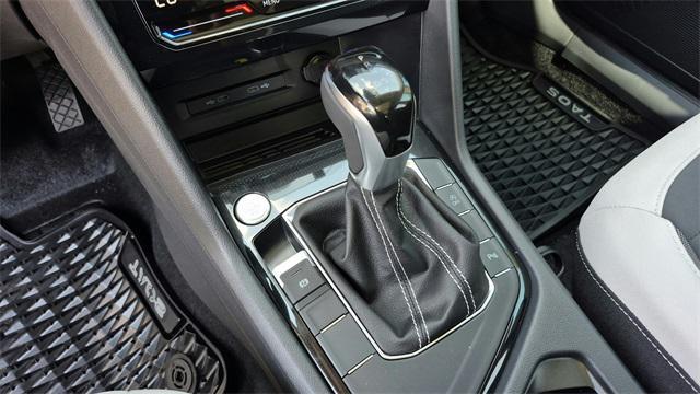 Photo of 2025 Gray Volkswagen Taos