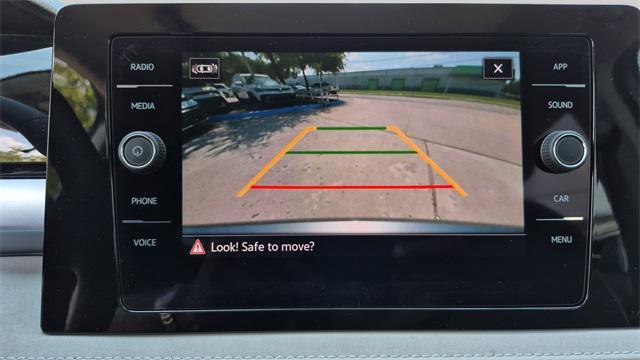 Photo of 2025 Gray Volkswagen Taos