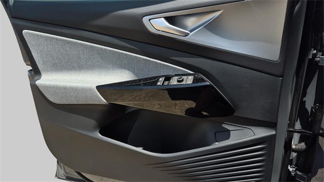 Photo of 2025 pure gray Volkswagen ID.4