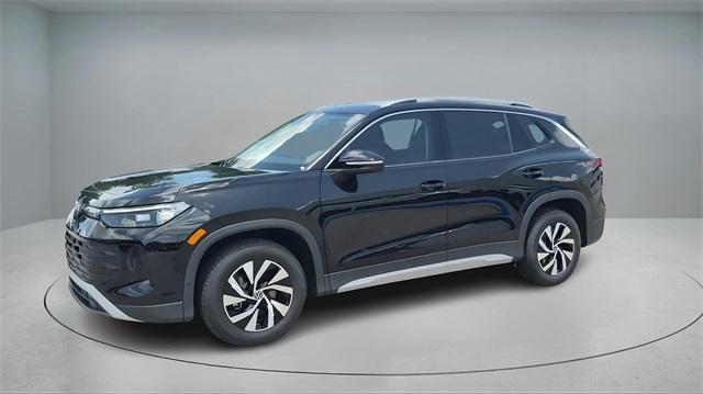 Photo of 2025 Black Volkswagen Tiguan
