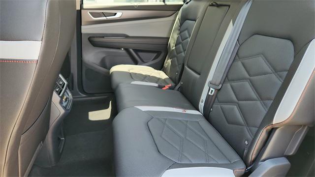 Photo of 2025 Pure Gray Volkswagen Atlas
