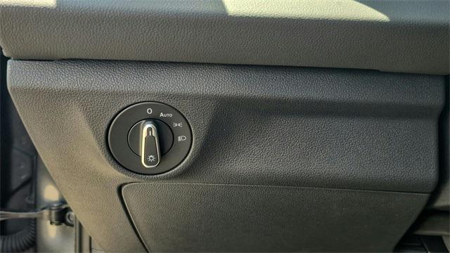 Photo of 2025 Gray Volkswagen Jetta