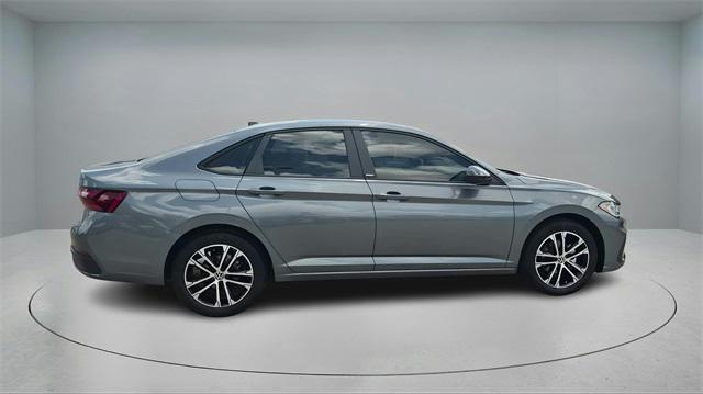 Photo of 2025 Gray Volkswagen Jetta