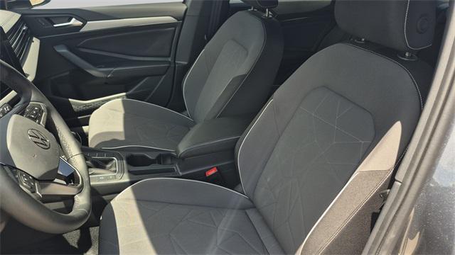 Photo of 2025 Gray Volkswagen Jetta