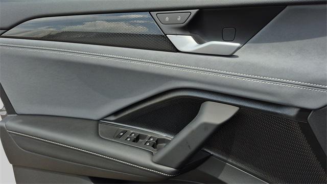 Photo of 2025 Gray Volkswagen Tiguan