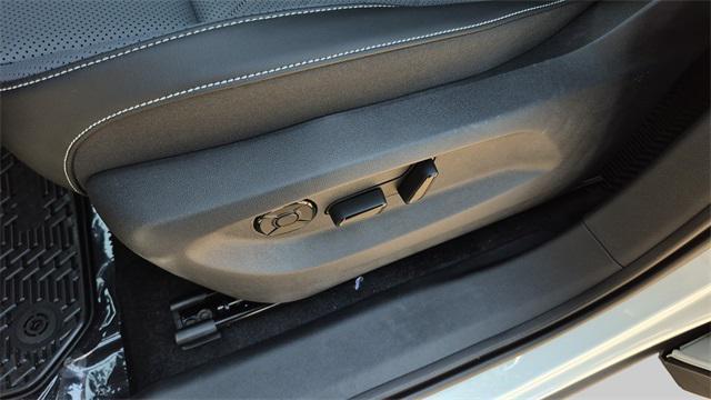 Photo of 2025 Pure White Volkswagen Tiguan
