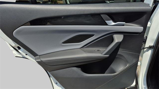 Photo of 2025 Pure White Volkswagen Tiguan