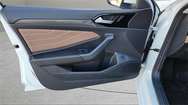Photo of 2025 Opal White Pearl Volkswagen Jetta