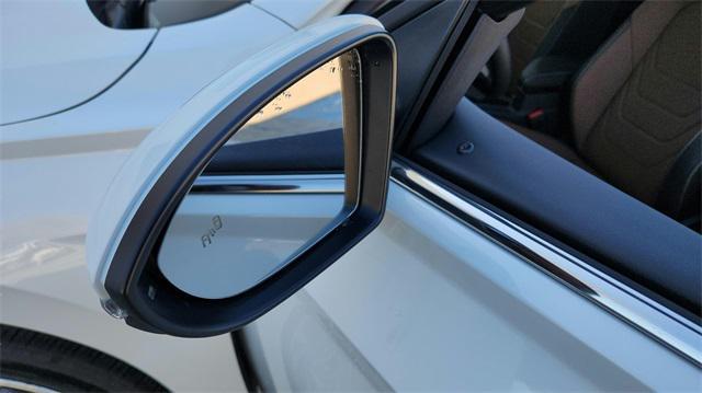 Photo of 2025 Opal White Pearl Volkswagen Jetta