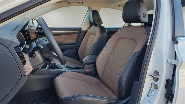 Photo of 2025 Opal White Pearl Volkswagen Jetta