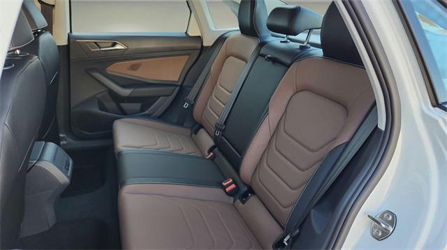 Photo of 2025 Opal White Pearl Volkswagen Jetta