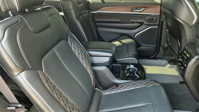 Photo of 2021 Bright White Clearcoat Jeep Grand Cherokee L