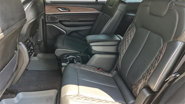 Photo of 2021 Bright White Clearcoat Jeep Grand Cherokee L