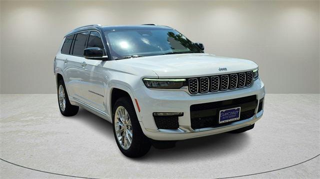 Photo of 2021 Bright White Clearcoat Jeep Grand Cherokee L