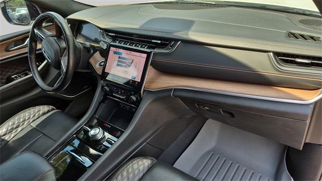 Photo of 2021 Bright White Clearcoat Jeep Grand Cherokee L