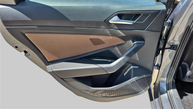 Photo of 2025 Gray Volkswagen Jetta