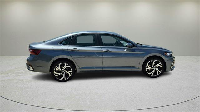 Photo of 2025 Gray Volkswagen Jetta