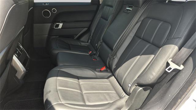 Photo of 2018 White Land Rover Range Rover Sport