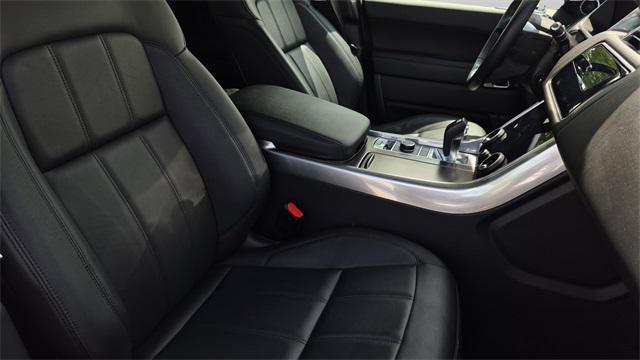 Photo of 2018 White Land Rover Range Rover Sport