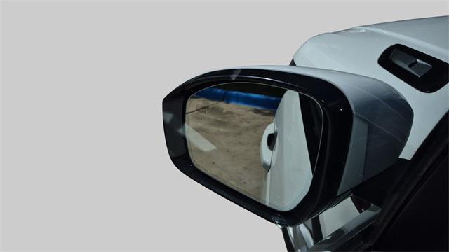 Photo of 2018 White Land Rover Range Rover Sport