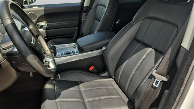 Photo of 2018 White Land Rover Range Rover Sport