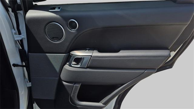 Photo of 2018 White Land Rover Range Rover Sport