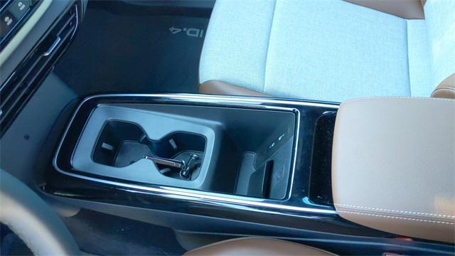 Photo of 2023 Tourmaline Blue Metallic Volkswagen ID.4