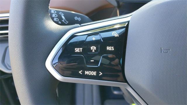 Photo of 2023 Tourmaline Blue Metallic Volkswagen ID.4