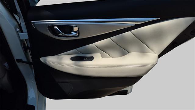 Photo of 2024 Majestic White INFINITI Q50